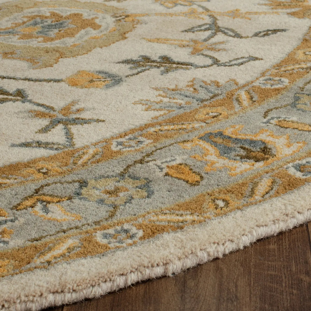 Safavieh Classic 6'-0" x 6'-0" Rug in Ivory / Light Blue
