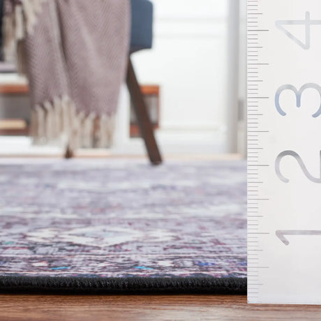 Safavieh Tucson 4'-0" x 6'-0" Rug in Beige / Grey