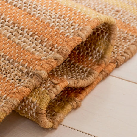 Safavieh Kilim 4'-0" x 6'-0" Rug in Natural / Gold