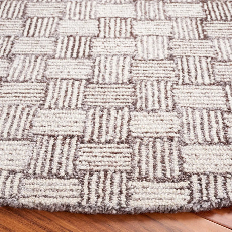 Safavieh Micro-Loop 5'-0" x 5'-0" Rug in Brown / Ivory