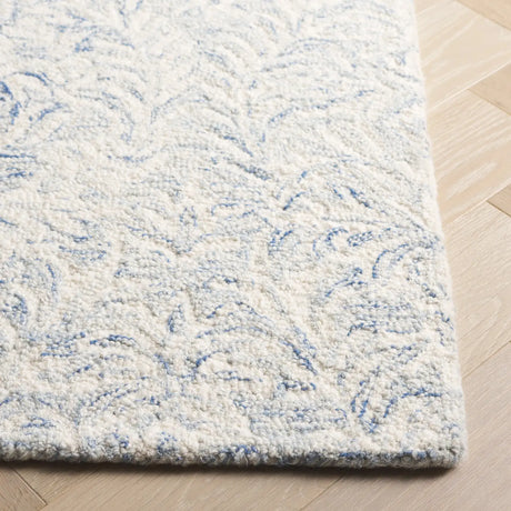 Safavieh Ebony 4'-0" x 6'-0" Rug in Blue / Ivory