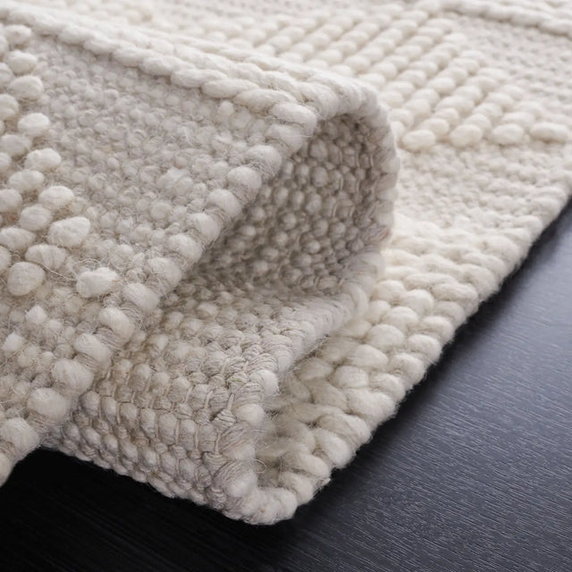 Safavieh Natura 4'-0" x 6'-0" Rug in Ivory / Grey
