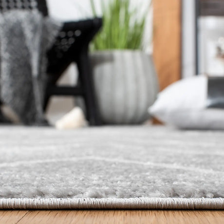 Safavieh Adirondack 4'-0" x 6'-0" Rug in Grey / Ivory