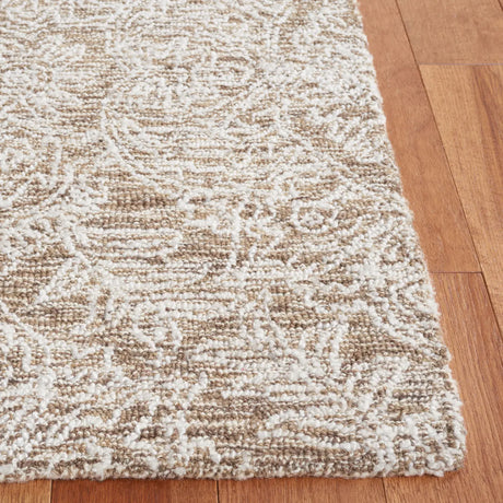 Safavieh Ebony 4'-0" x 6'-0" Rug in Brown / Ivory