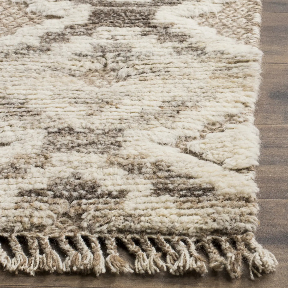 Safavieh Kenya 5'-0" x 8'-0" Rug in Natural