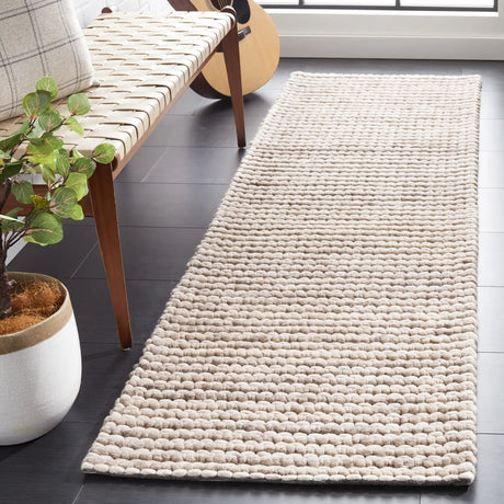 Safavieh Marbella 2'-3" x 8'-0" Rug in Silver / Ivory