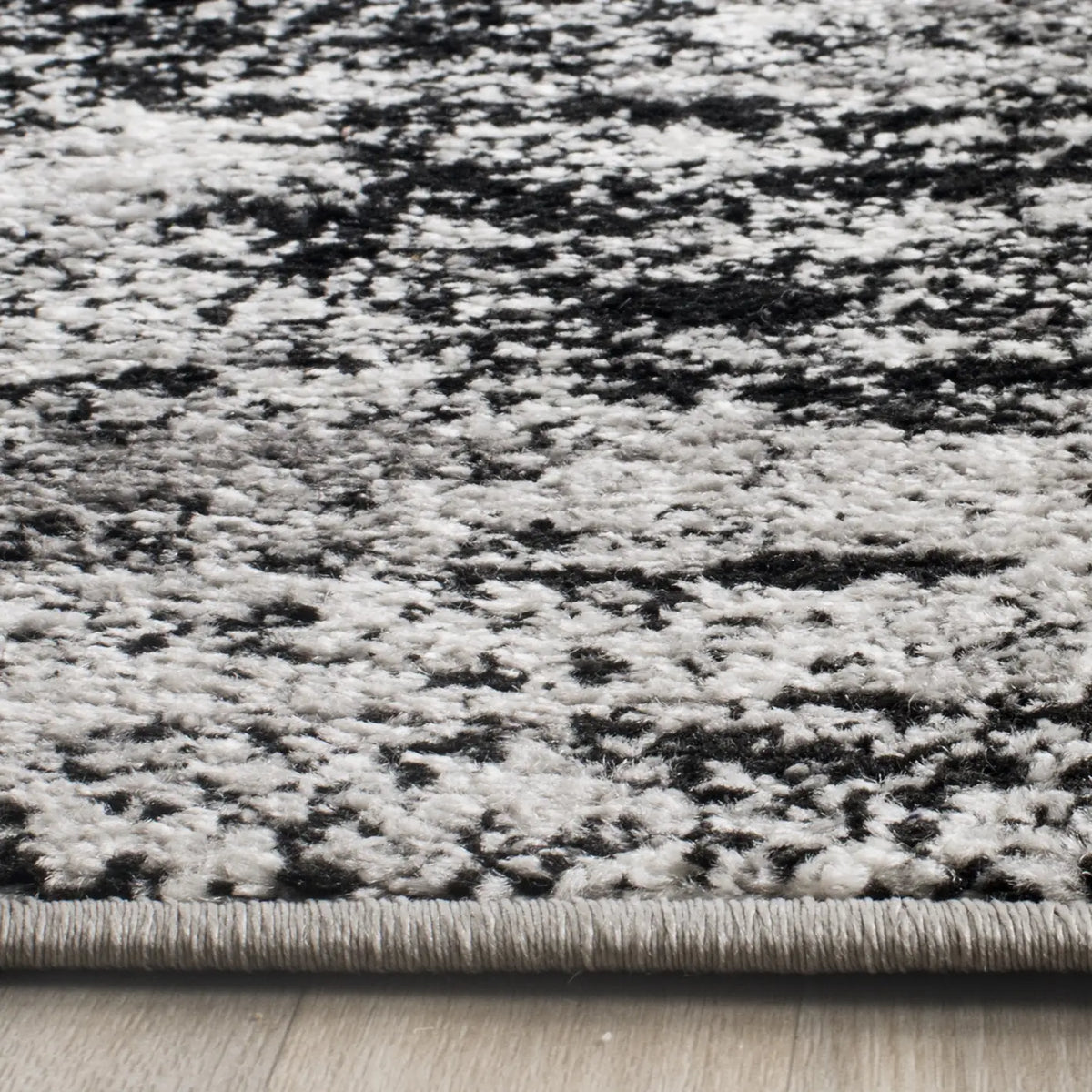 Safavieh Adirondack 2'-6" x 8'-0" Rug in Silver / Multi