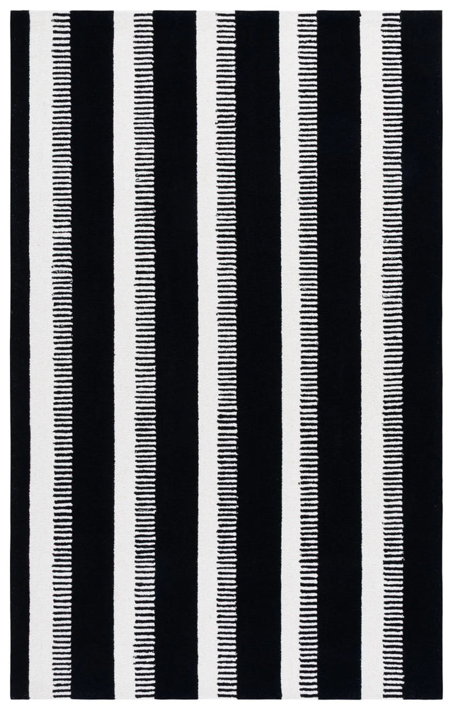 Safavieh Genre 4'-0" x 6'-0" Rug in Black / Ivory