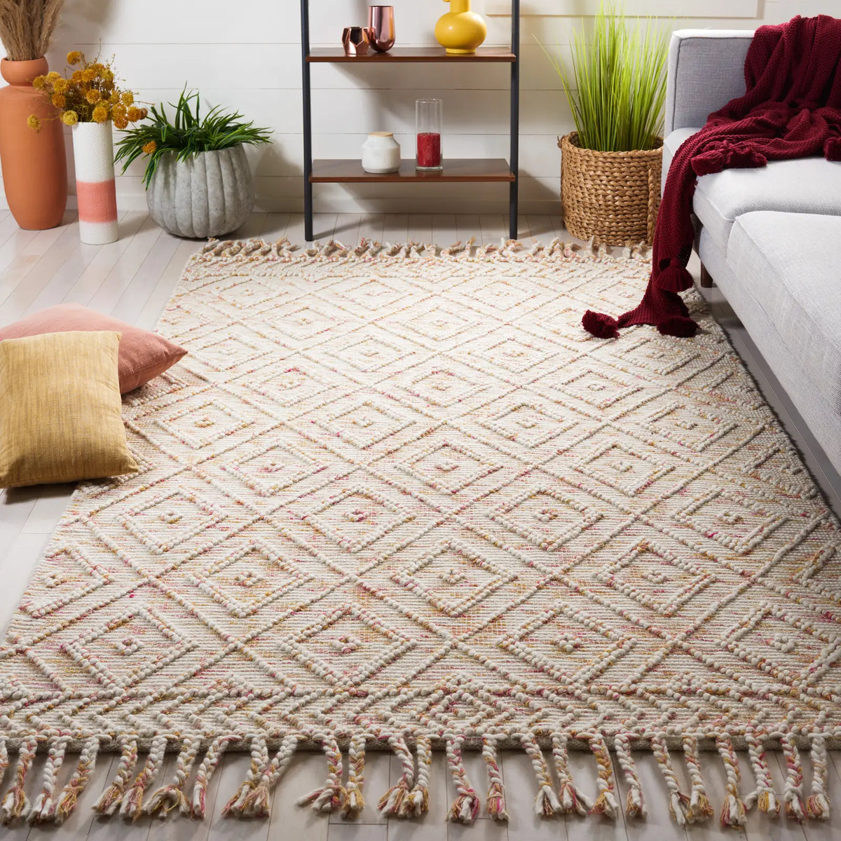 Safavieh Natura 4'-0" x 6'-0" Rug in Ivory / Red