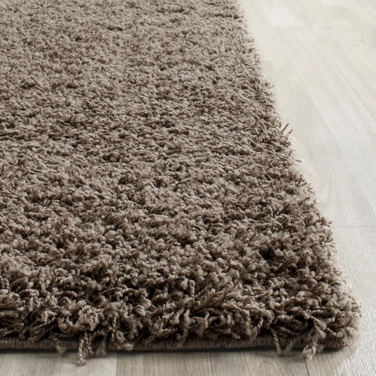 Safavieh Sgl-Laguna Shag 6'-7" x 9'-6" Rug in Taupe