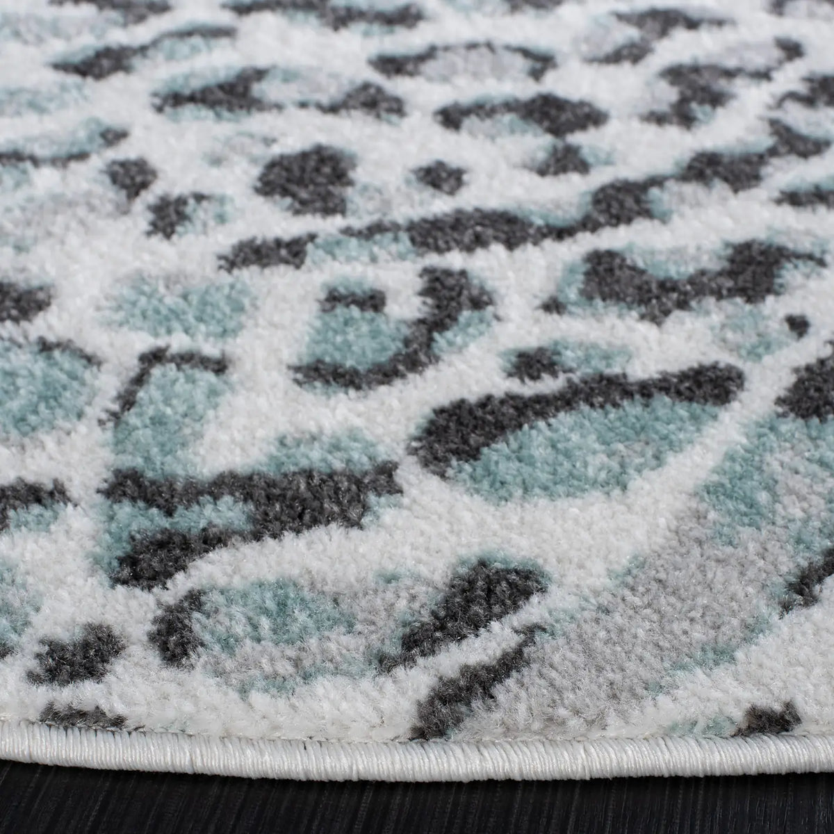 Safavieh Amsterdam 6'-7" x 6'-7" Rug in Ivory / Teal