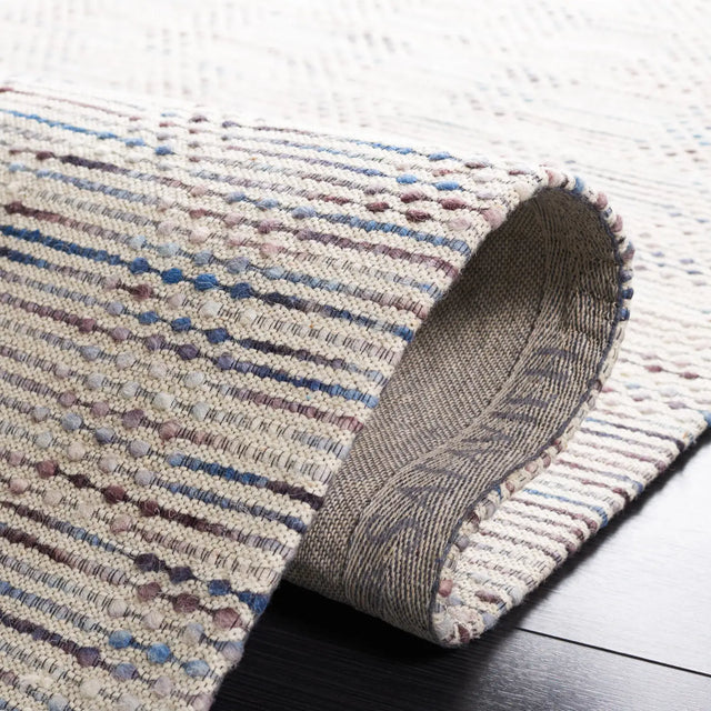 Safavieh Marbella 4'-0" x 6'-0" Rug in Blue / Beige