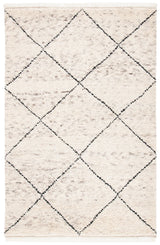 Safavieh Casablanca 4'-0" x 6'-0" Rug in Ivory / Black