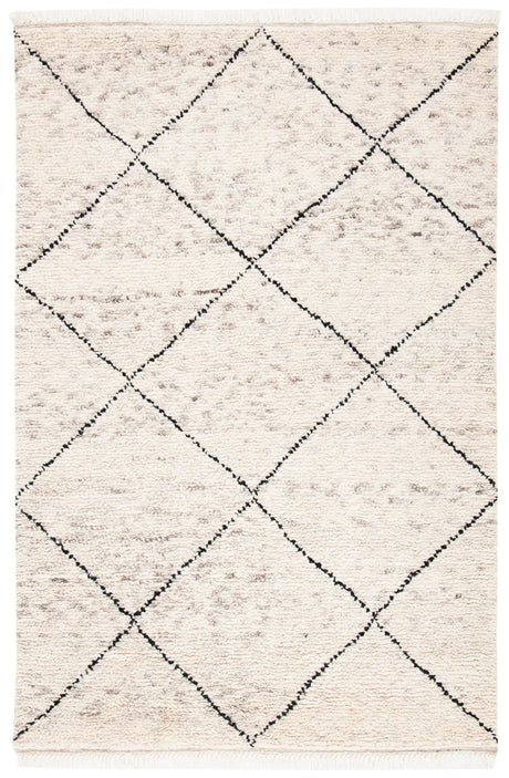 Safavieh Casablanca 4'-0" x 6'-0" Rug in Ivory / Black