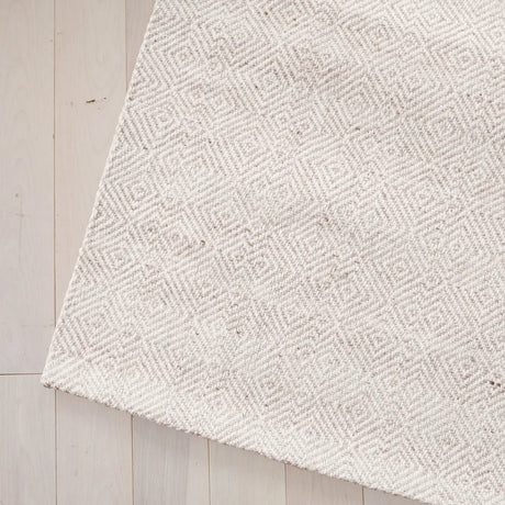 Safavieh Martha Stewart 8'-0" x 10'-0" Rug in Beige / Ivory