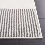 Safavieh Pyramid 4'-5" x 6'-5" Rug in Ivory / Grey