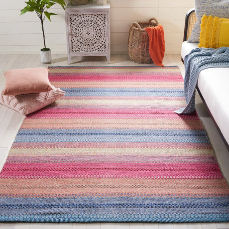 Safavieh Montauk 4'-0" x 6'-0" Rug in Blue / Red