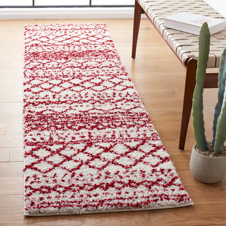 Safavieh Arizona Shag 2'-3" x 8'-0" Rug in Ivory / Red