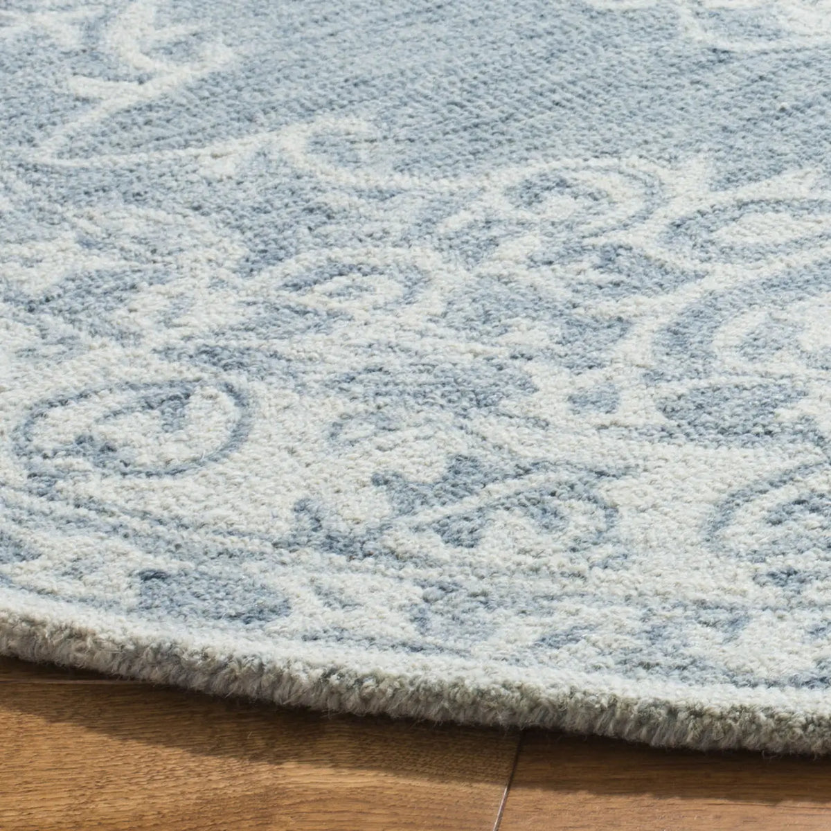 Safavieh Micro-Loop 5'-0" x 5'-0" Rug in Blue / Light Blue