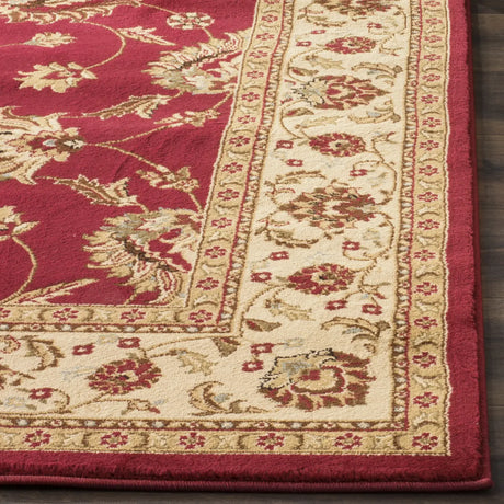 Safavieh Lyndhurst 5'-3" x 7'-6" Rug in Red / Ivory