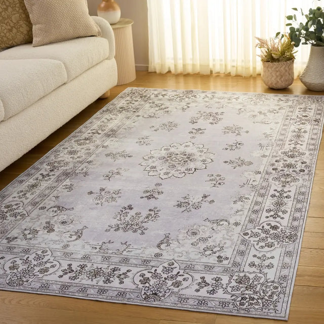 Safavieh Arizona 5'-0" x 8'-0" Rug in Beige / Ivory