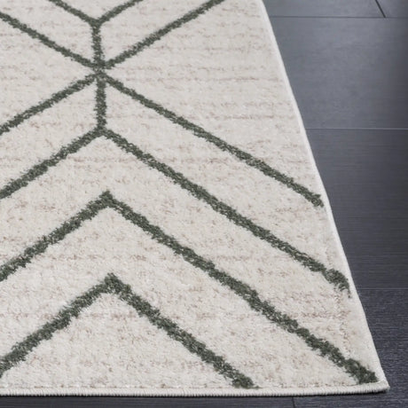 Safavieh Adirondack 4'-0" x 6'-0" Rug in Ivory / Dark Green