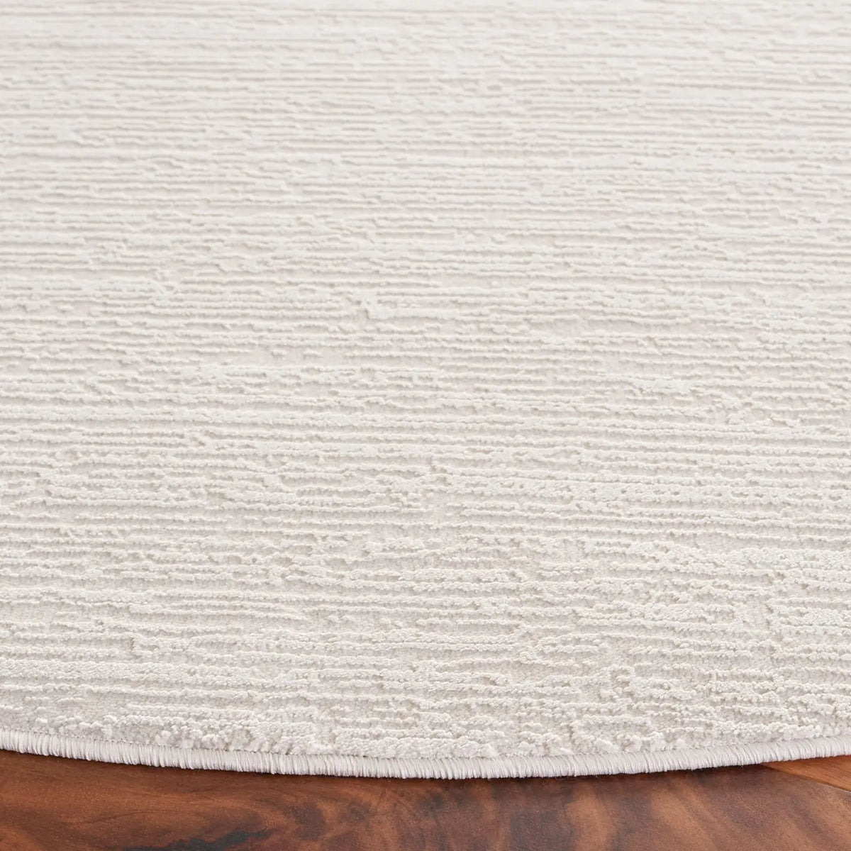 Safavieh Diamond 6'-7" x 6'-7" Rug in Ivory / Beige
