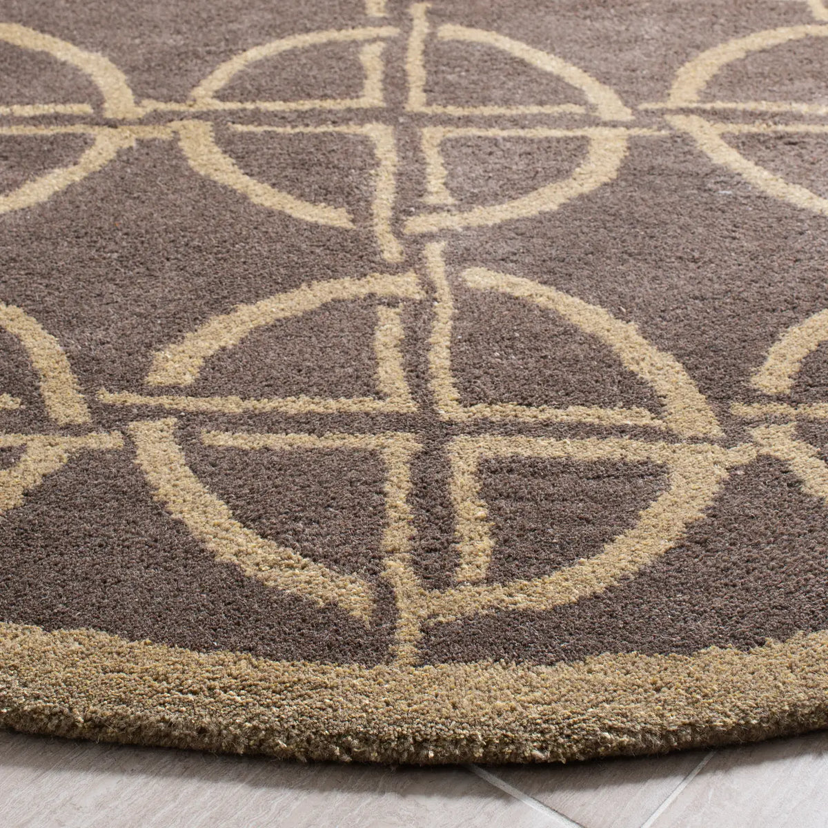 Safavieh Soho 6'-0" x 6'-0" Rug in Brown / Gold