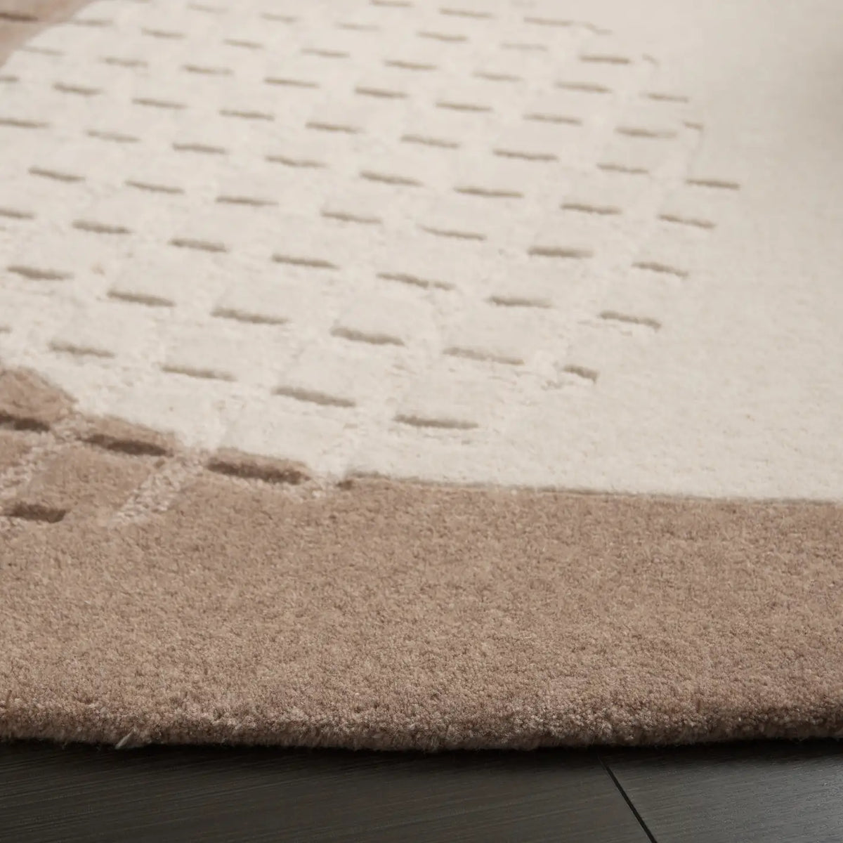Safavieh Novelty 5'-0" x 5'-0" Rug in Beige / Ivory
