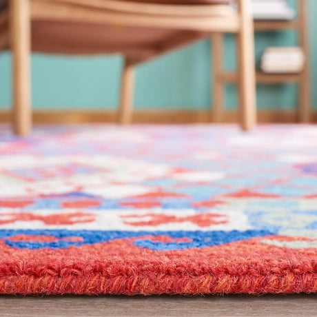 Safavieh Aspen 4'-0" x 6'-0" Rug in Red / Blue
