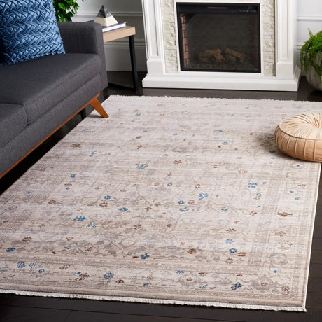 Safavieh Vintage Persian 4'-0" x 6'-0" Rug in Ivory / Light Grey