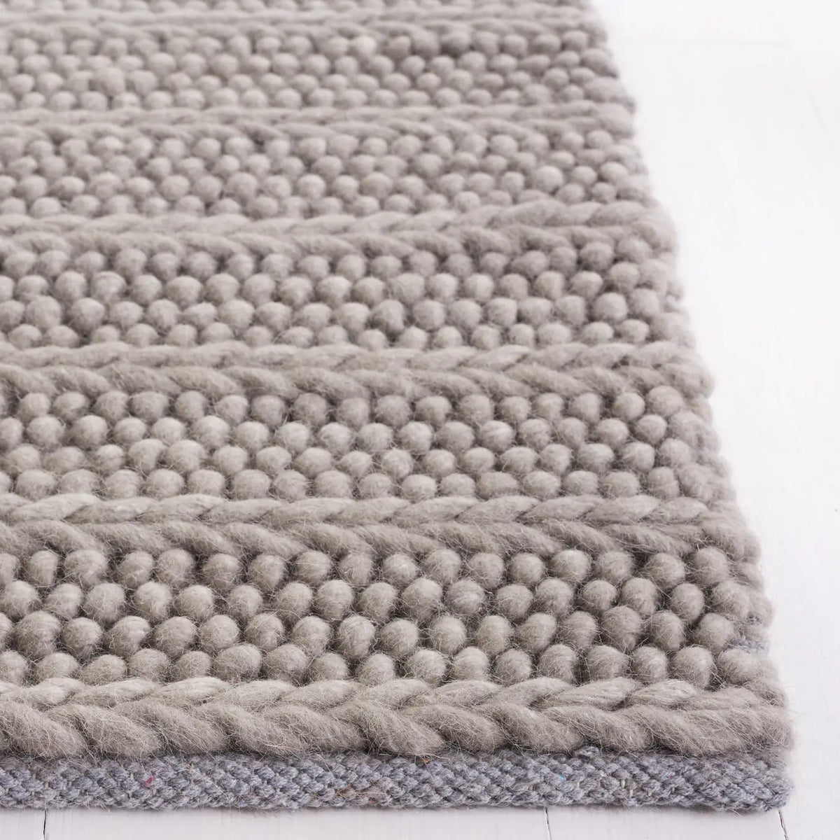 Safavieh Natura 4'-0" x 6'-0" Rug in Grey