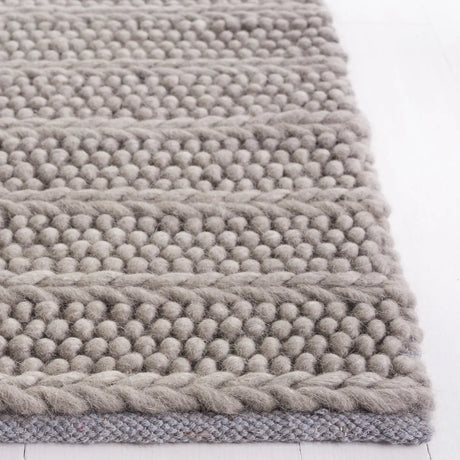 Safavieh Natura 4'-0" x 6'-0" Rug in Grey
