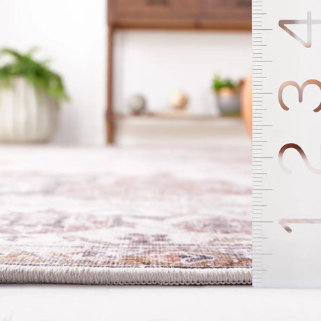Safavieh Tucson 4'-0" x 6'-0" Rug in Beige / Light Sage