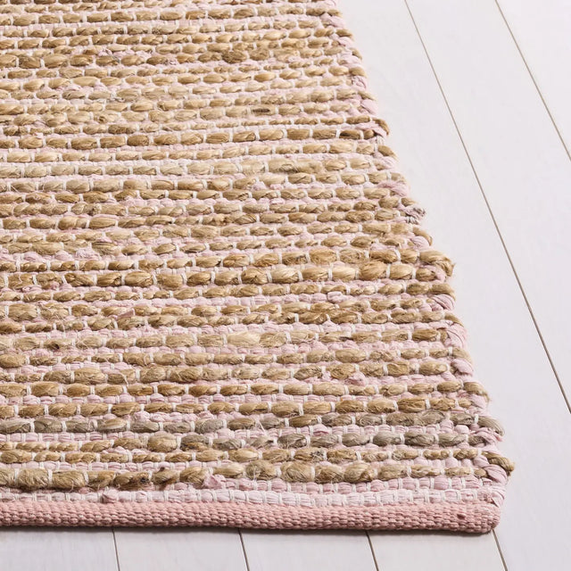 Safavieh Cape Cod 4'-0" x 6'-0" Rug in Pink / Natural