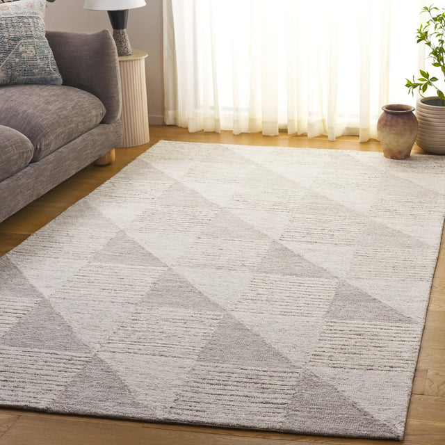 Safavieh Ebony 4'-0" x 6'-0" Rug in Grey