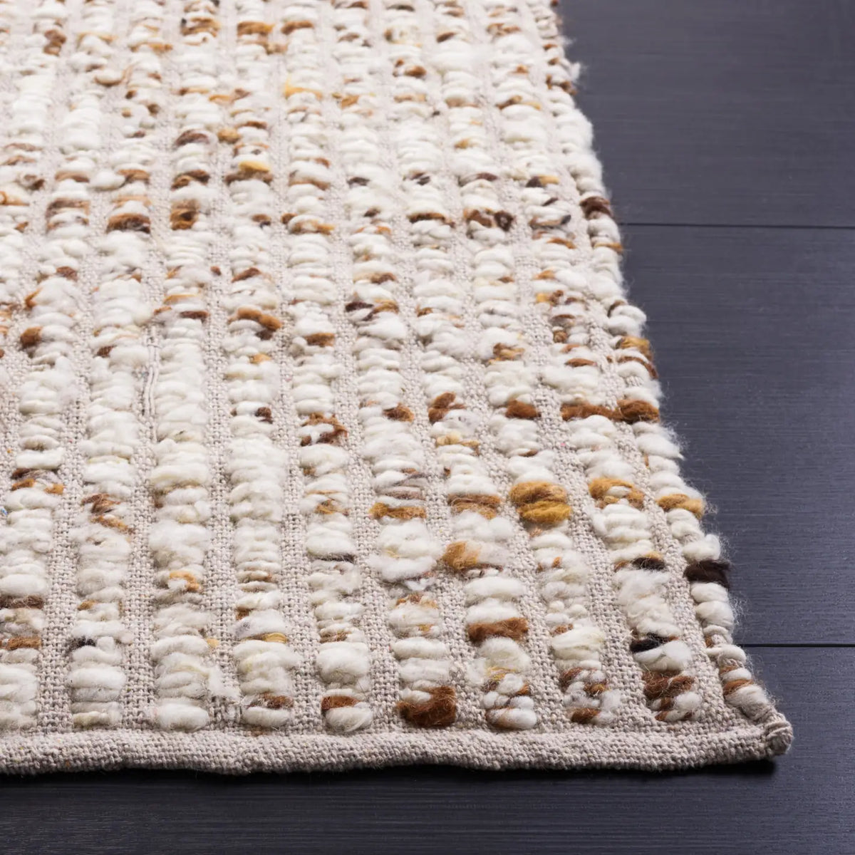 Safavieh Natura 4'-0" x 6'-0" Rug in Ivory / Beige