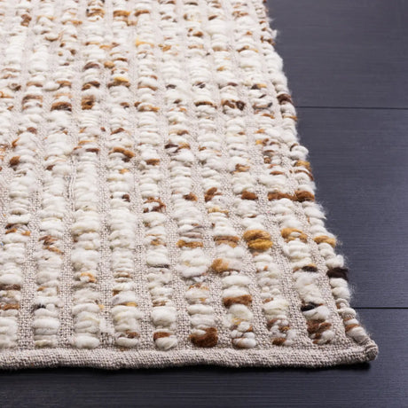 Safavieh Natura 4'-0" x 6'-0" Rug in Ivory / Beige