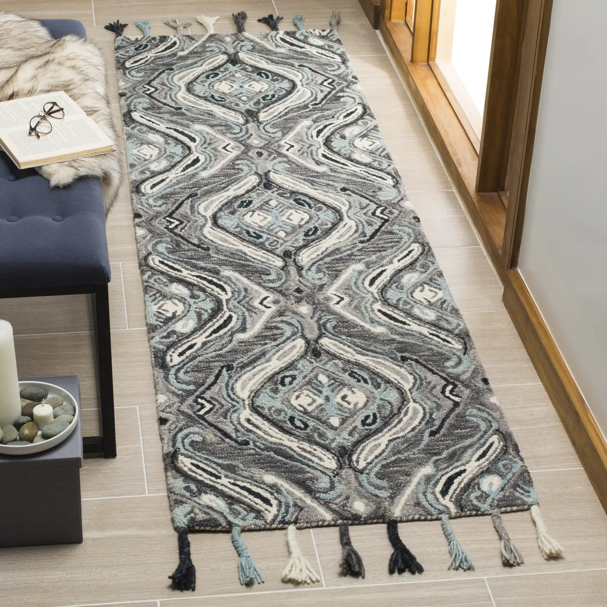 Safavieh Suzani 2'-3" x 8'-0" Rug in Grey / Light Blue
