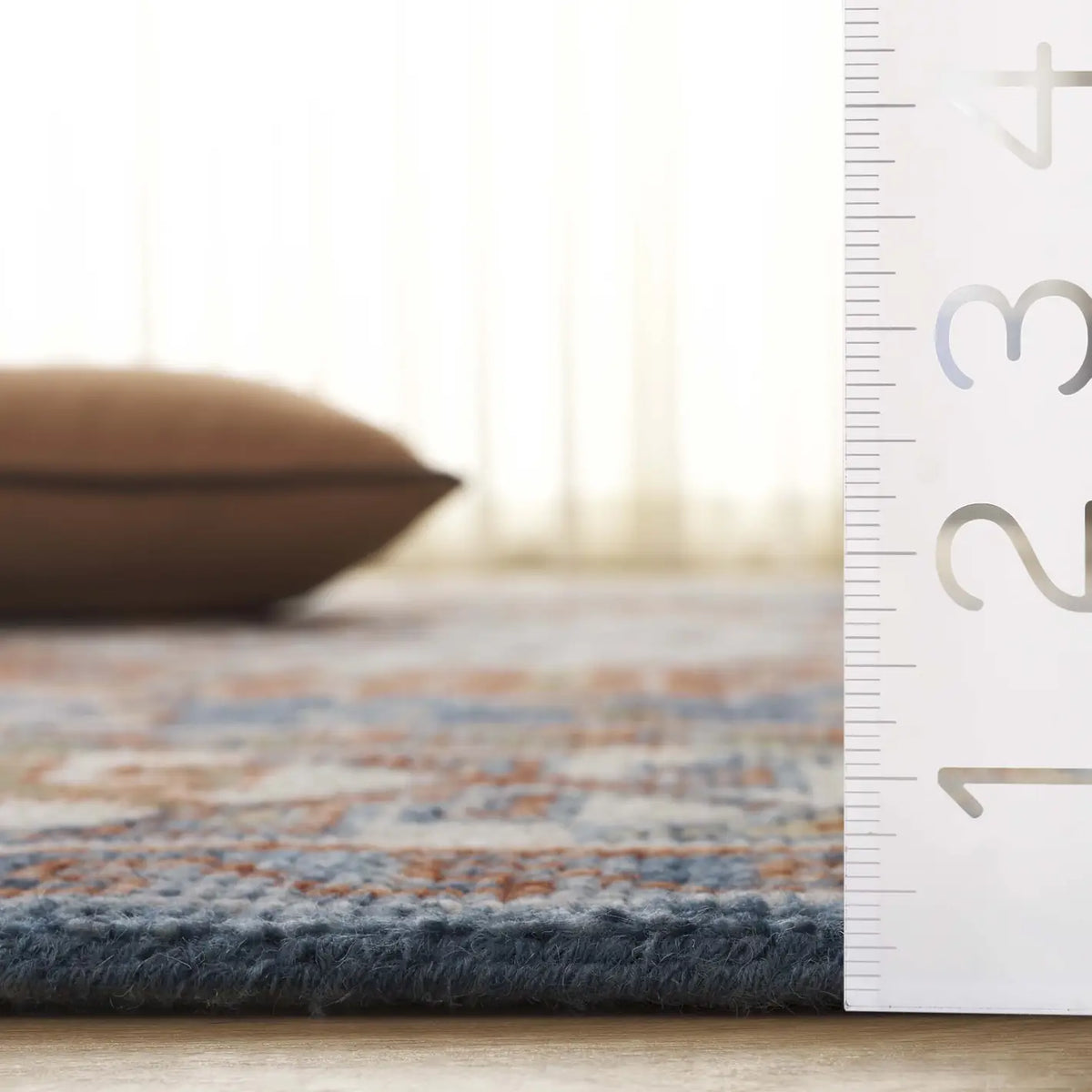 Safavieh Samarkand 6'-0" x 9'-0" Rug in Blue / Beige