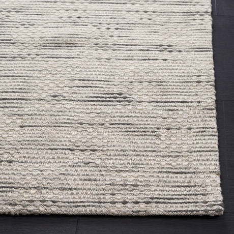 Safavieh Marbella 4'-0" x 6'-0" Rug in Grey / Beige