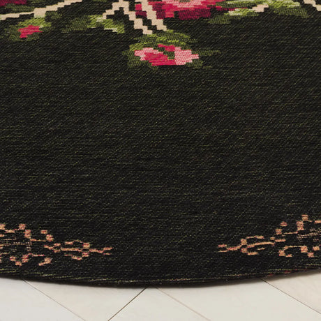 Safavieh Classic Vintage 6'-0" x 6'-0" Rug in Green / Red