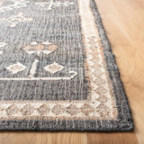 Safavieh Kilim 4'-0" x 6'-0" Rug in Black / Ivory