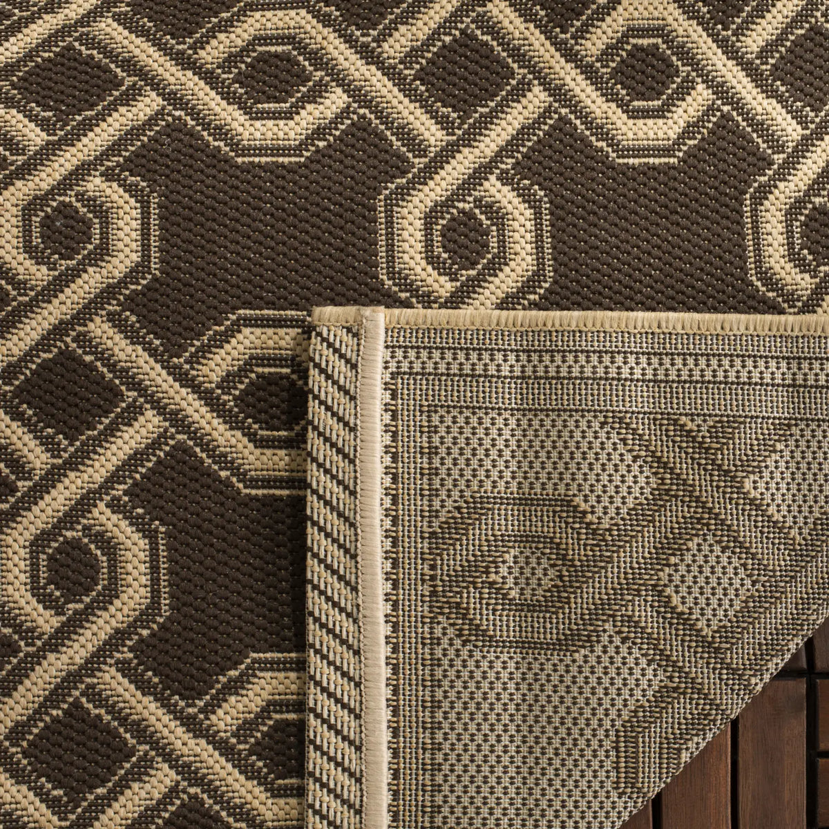 Safavieh Martha Stewart 4'-0" x 5'-7" Rug in Chocolate / Cream