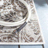 Safavieh Havana 4'-5" x 6'-5" Rug in Light Brown / Black