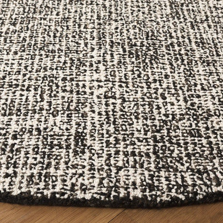 Safavieh Ebony 6'-0" x 6'-0" Rug in Black / Ivory