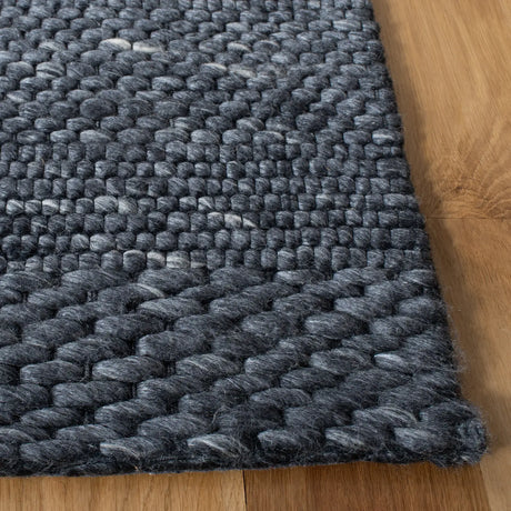 Safavieh Marbella 4'-0" x 6'-0" Rug in Charcoal