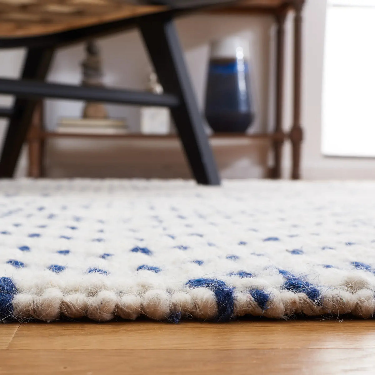 Safavieh Natura 4'-0" x 6'-0" Rug in Ivory / Blue