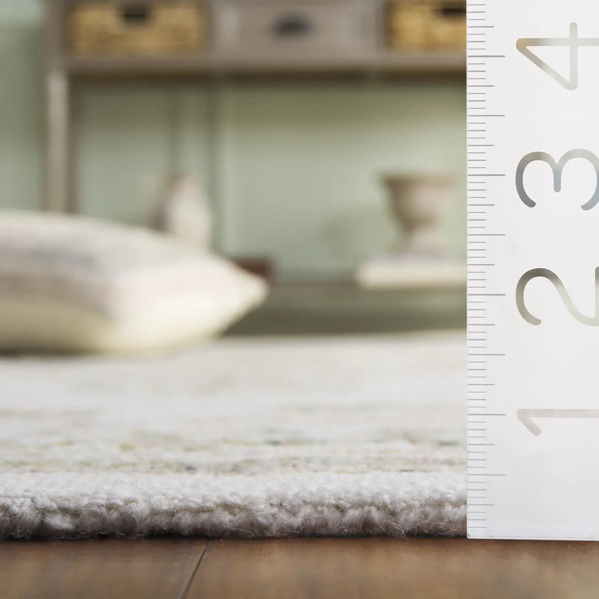 Safavieh Micro-Loop 5'-0" x 8'-0" Rug in Ivory / Fuchsia
