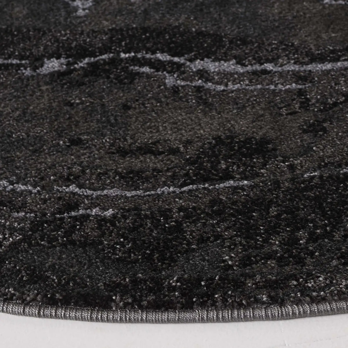 Safavieh Pacific 6'-7" x 6'-7" Rug in Grey / Black